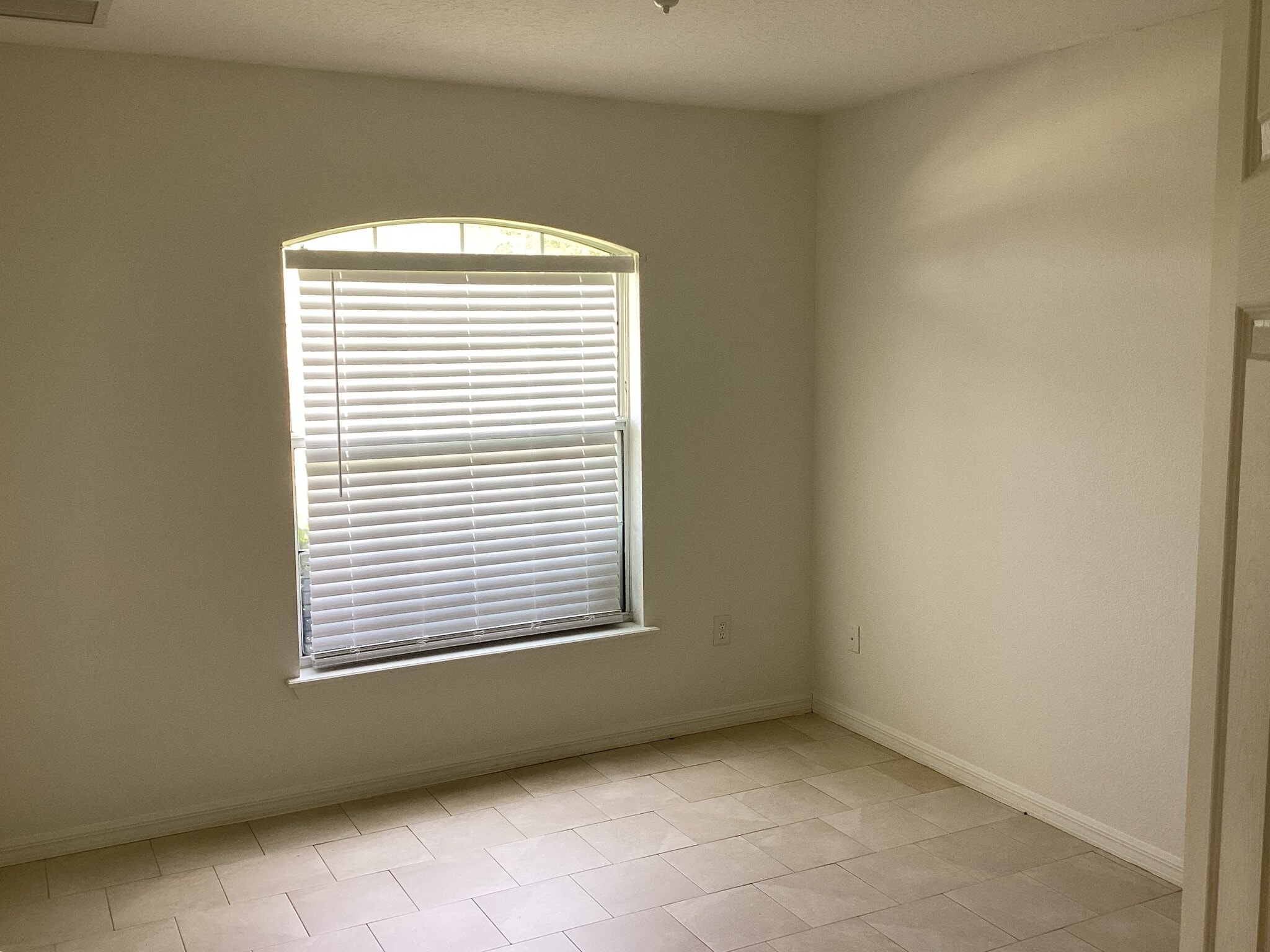 Building Photo - 1424 Mistflower Ln