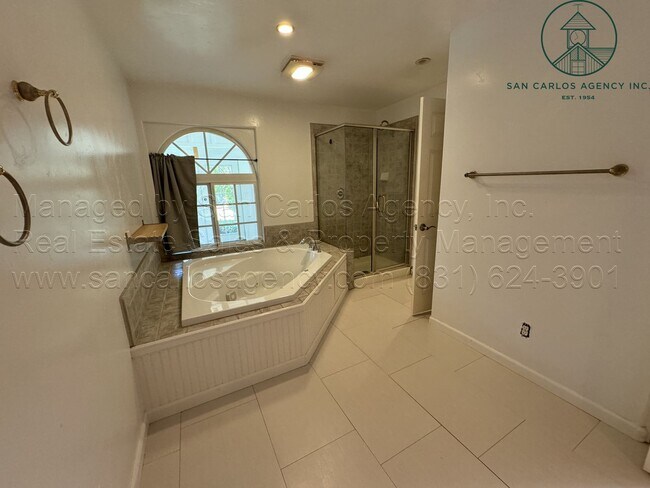 Building Photo - Spacious & Private Four Bedroom Carmel Val...
