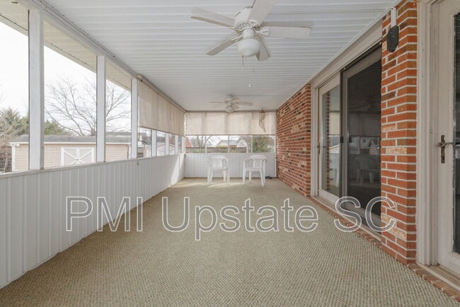 Building Photo - 103 Avondale Dr