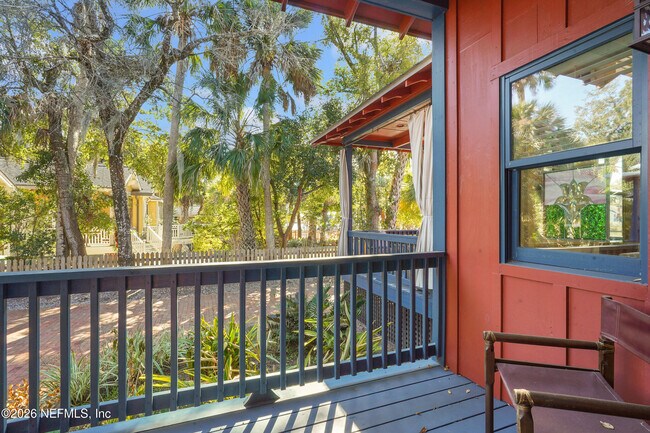 Building Photo - 290 St George St