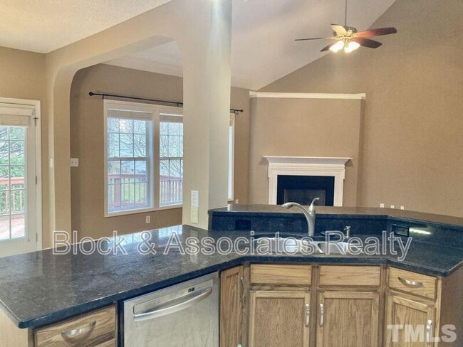 Building Photo - 9012 Blakehurst Dr