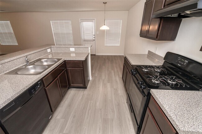 Building Photo - 19327 Golden Wave Dr