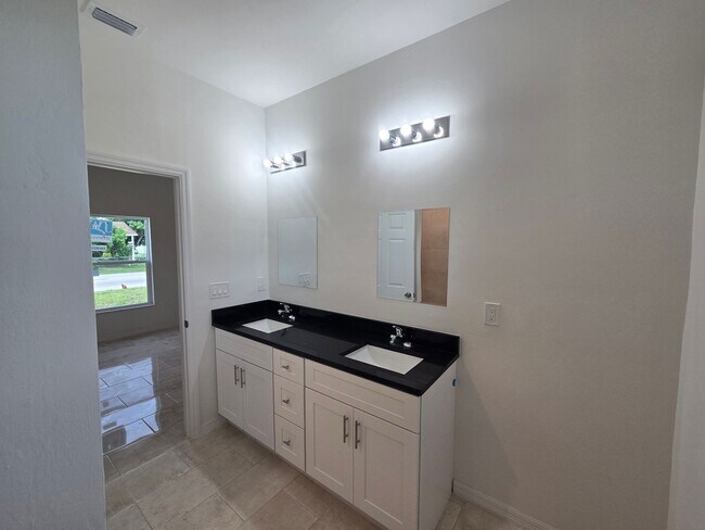 Building Photo - BRAND NEW CONSTRUCTION-3/2/1-MOVE IN READY
