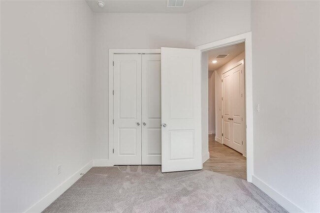 Building Photo - 5853 Bianca Dr