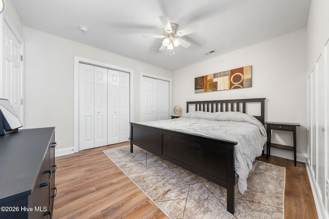 Building Photo - 720 Queen St