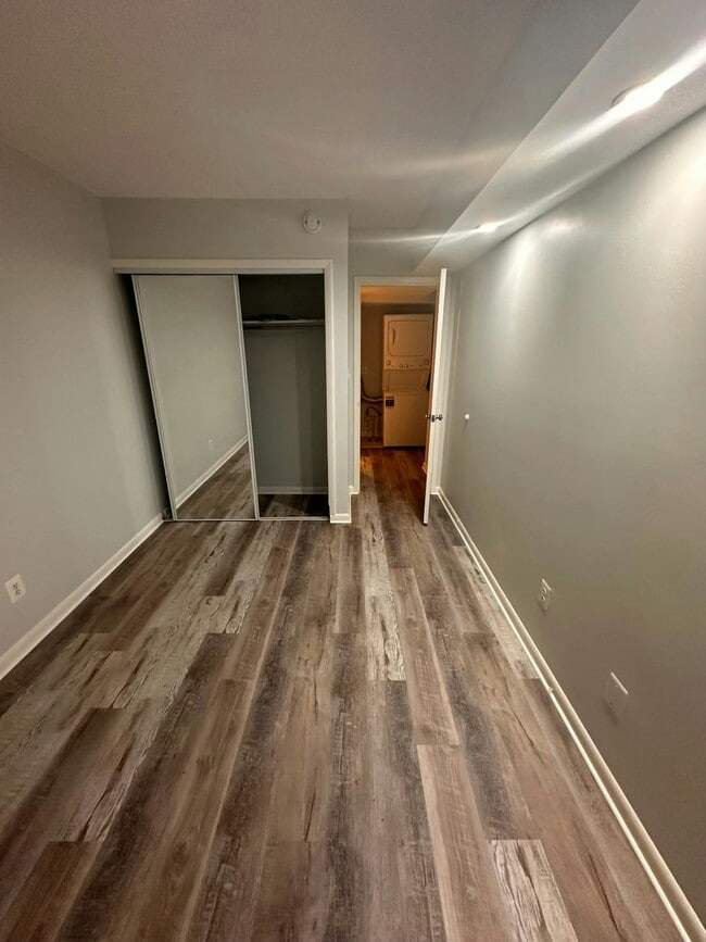 Building Photo - 2204 Castle Rock Square