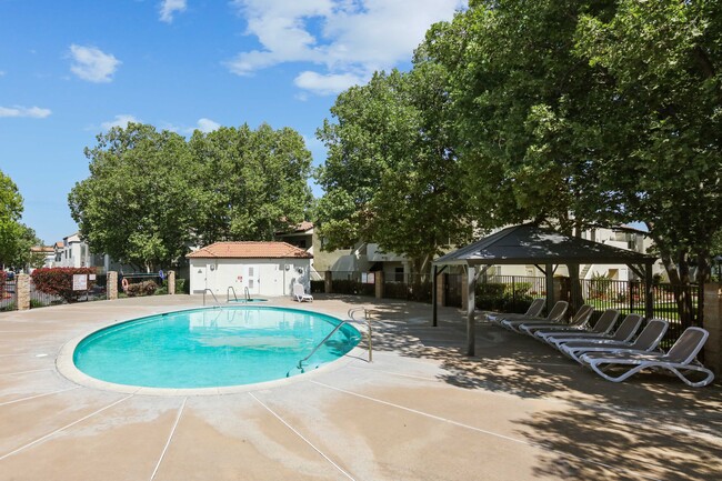 Building Photo - 24474 Valle Del Oro