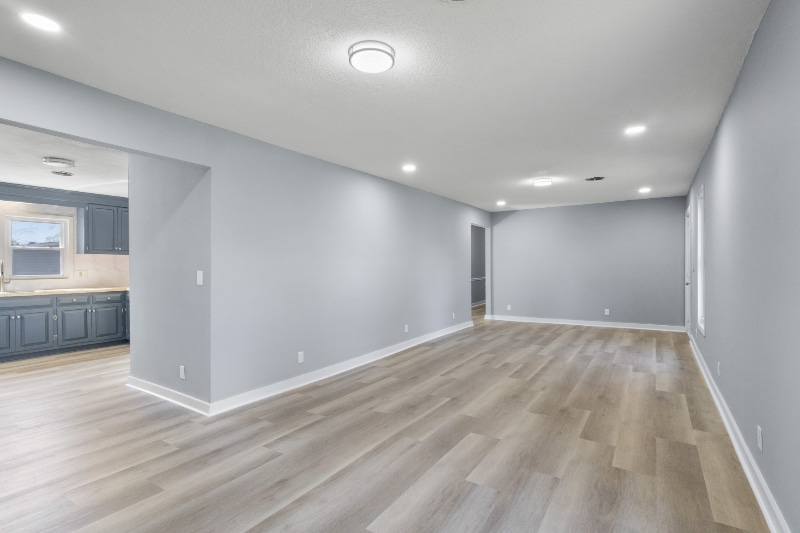 Building Photo - 600 Lincoln Dr