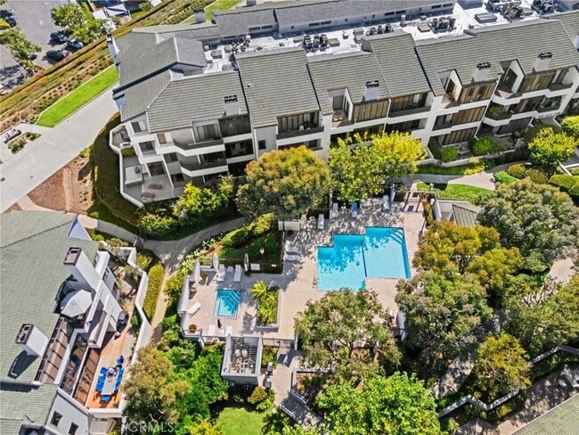 Building Photo - 230 Lille Ln