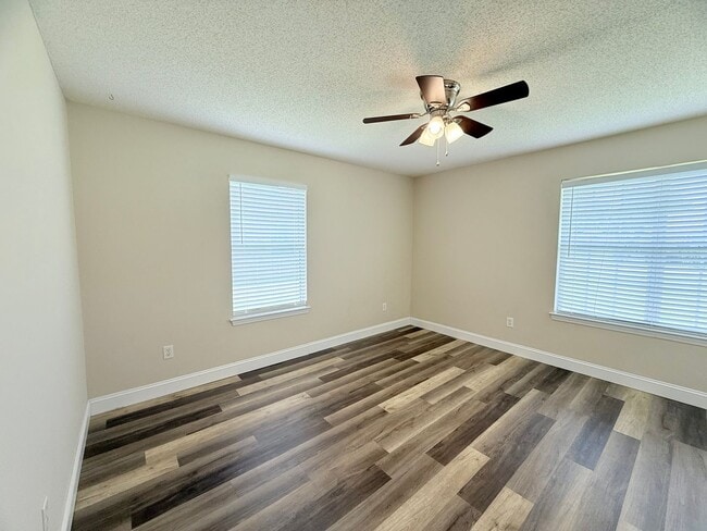 Building Photo - Beautiful 3/2 With Flex Room - Pace