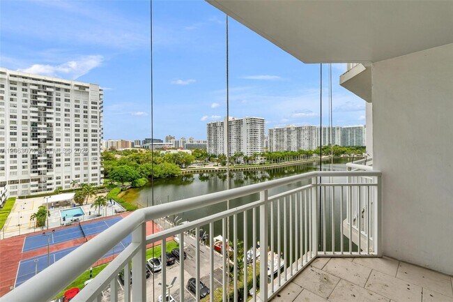 Building Photo - 18071 Biscayne Blvd