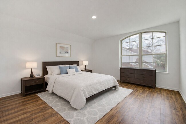 Building Photo - 12726 Plummersville St