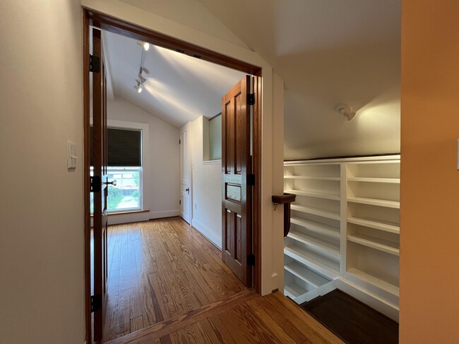 Building Photo - 310 2nd St