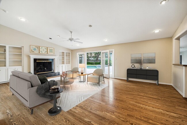 Building Photo - 5505 Holly Springs Dr
