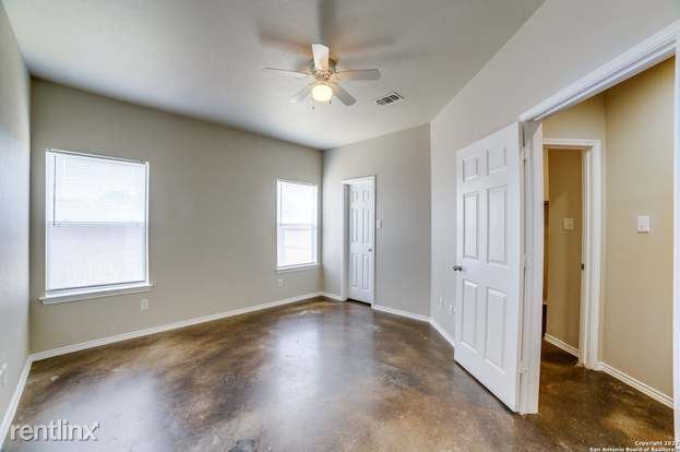 Building Photo - 3 br, 2 bath Duplex - 5827 Golf Bend 2