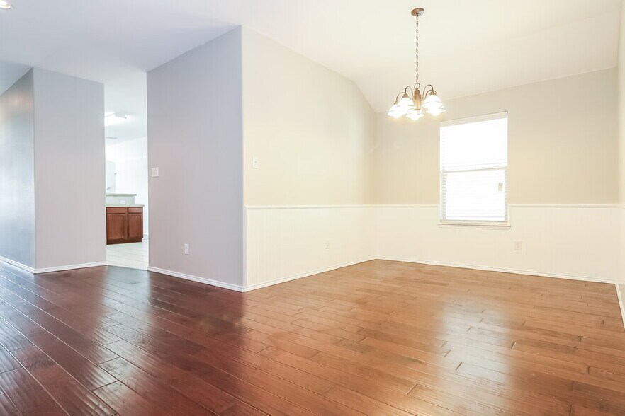 Building Photo - 1616 Chivalry Ln