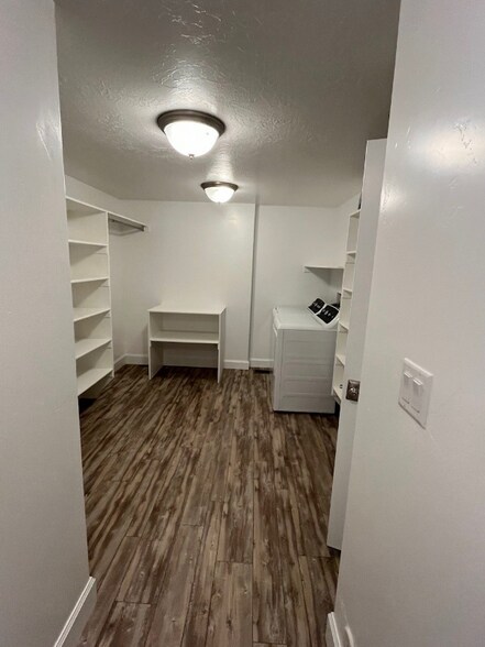 Building Photo - 1361 N 200 W