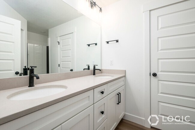 Building Photo - Brand New Townhome in Lehi Utah!