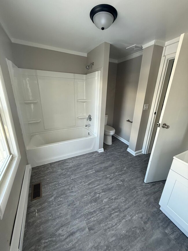 Building Photo - **COMING SOON!** 5 bedroom 2 Full bathroom home in Carlisle PA!