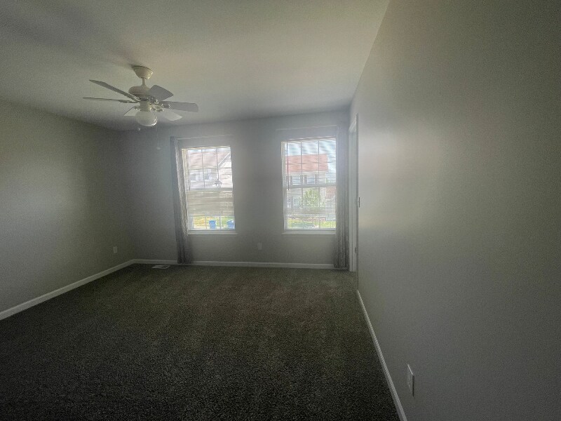 Building Photo - 125 Sophie Ln
