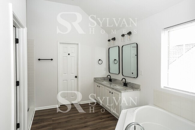 Building Photo - Stately 4 BR, 2.5 BA home