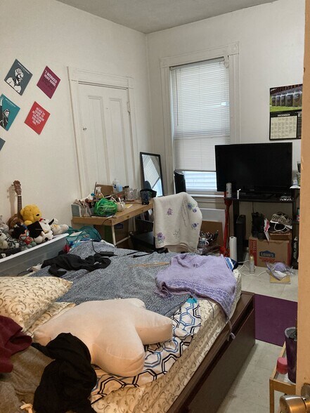 Building Photo - 55 Hillside St