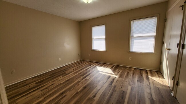 Building Photo - 3703 Cliffridge Dr