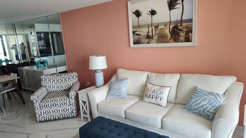 Building Photo - 9940 S Ocean Dr