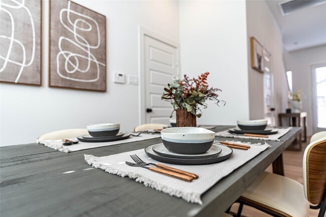 Building Photo - 5738 Barbara Rose Ln