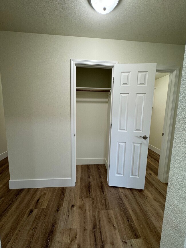 Building Photo - 1024 Michelle Ct