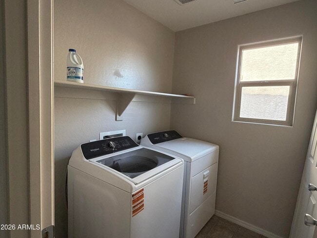 Building Photo - 25706 122nd Ave