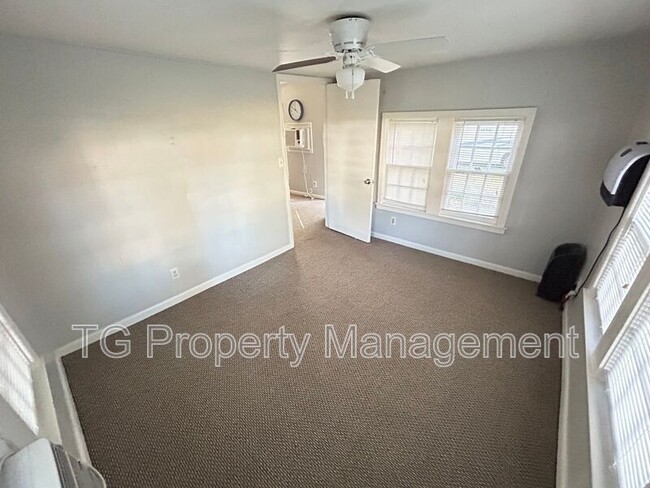 Building Photo - 5691 Akra Ave