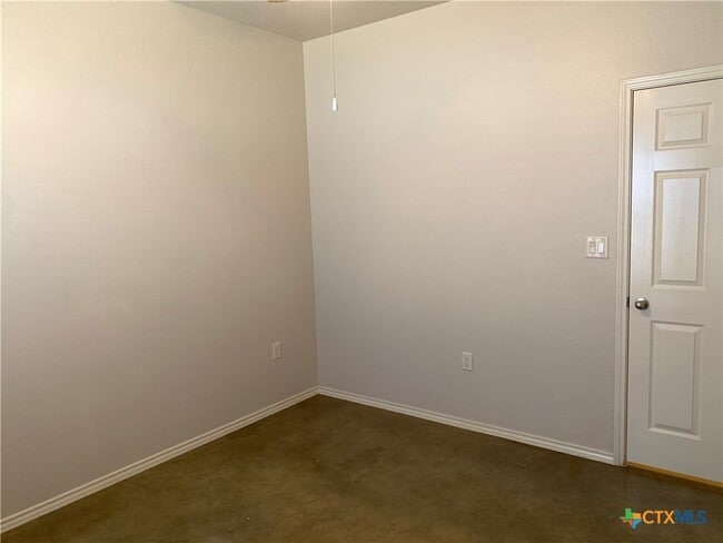 Building Photo - 235 Anne Louise Dr