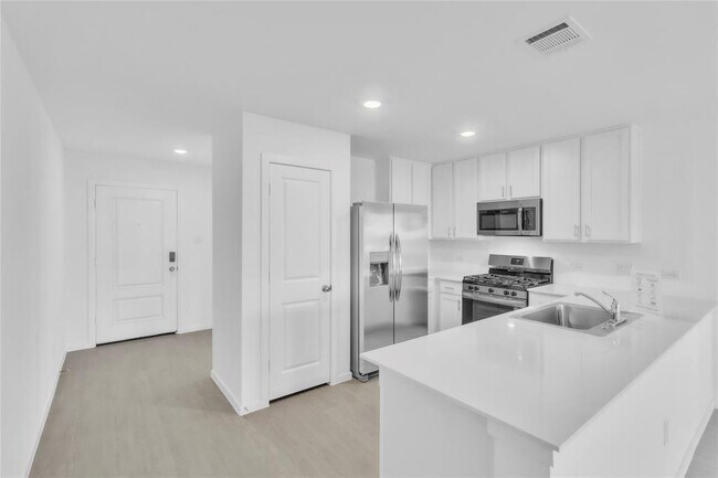 Building Photo - 27627 Village Way Dr.