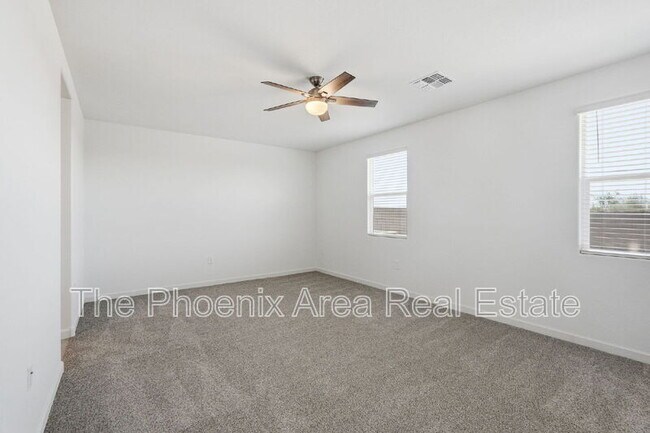 Building Photo - 2761 W Seaver Ave