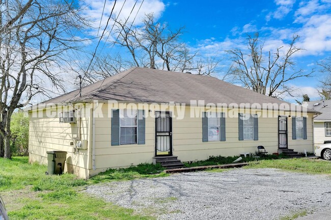 Primary Photo - 2 Bedroom, 1 Bathroom Duplex