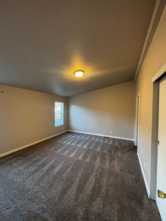 Building Photo - 208 Central Ave