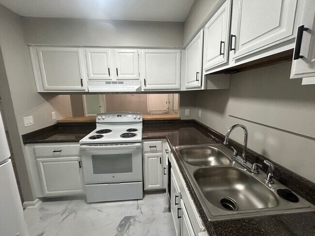 Building Photo - 3609 Juneau Rd