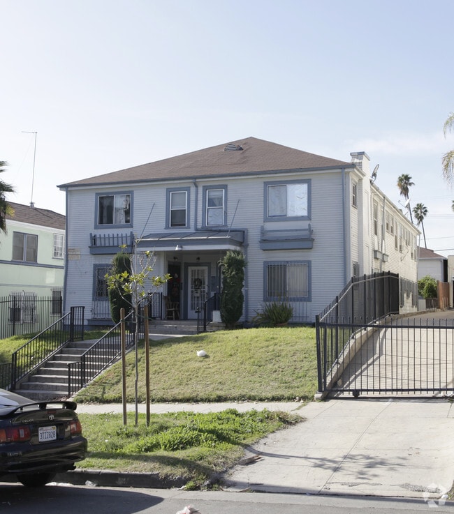 Primary Photo - 121-123 1/2 N Berendo St