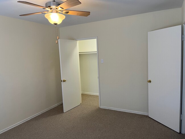 Bedroom 1b - 3181 S Barrington Ave