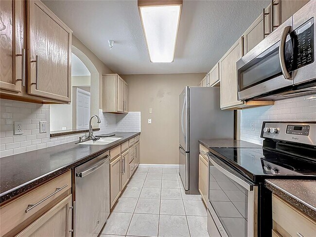 Building Photo - 3960 Southpointe Dr