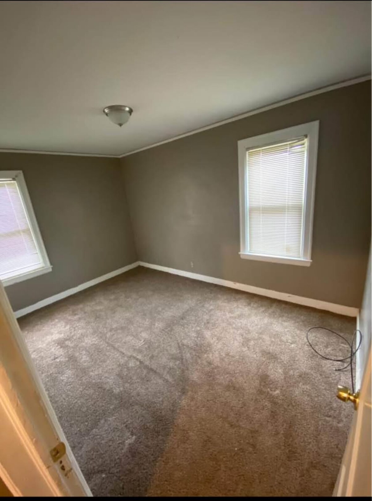 Building Photo - 9209 Pinehurst St