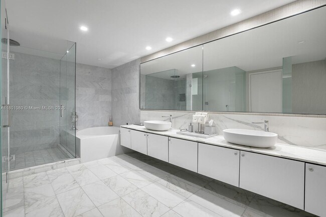 Building Photo - 10203 Collins Ave
