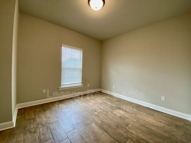 Building Photo - 253 Berkshire Pl
