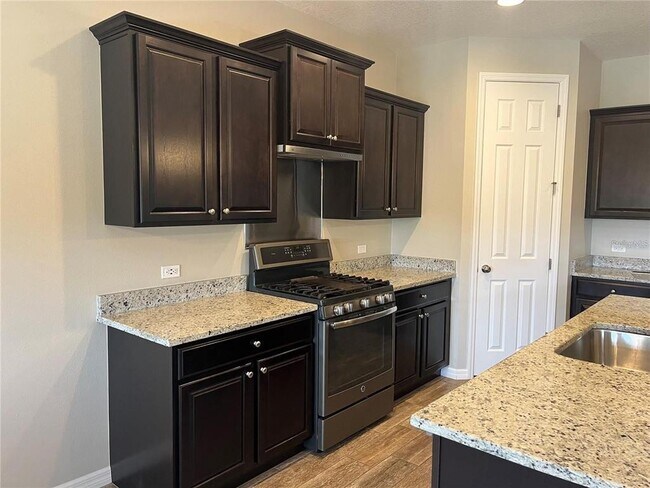 Building Photo - 12116 Goldenrod Ave