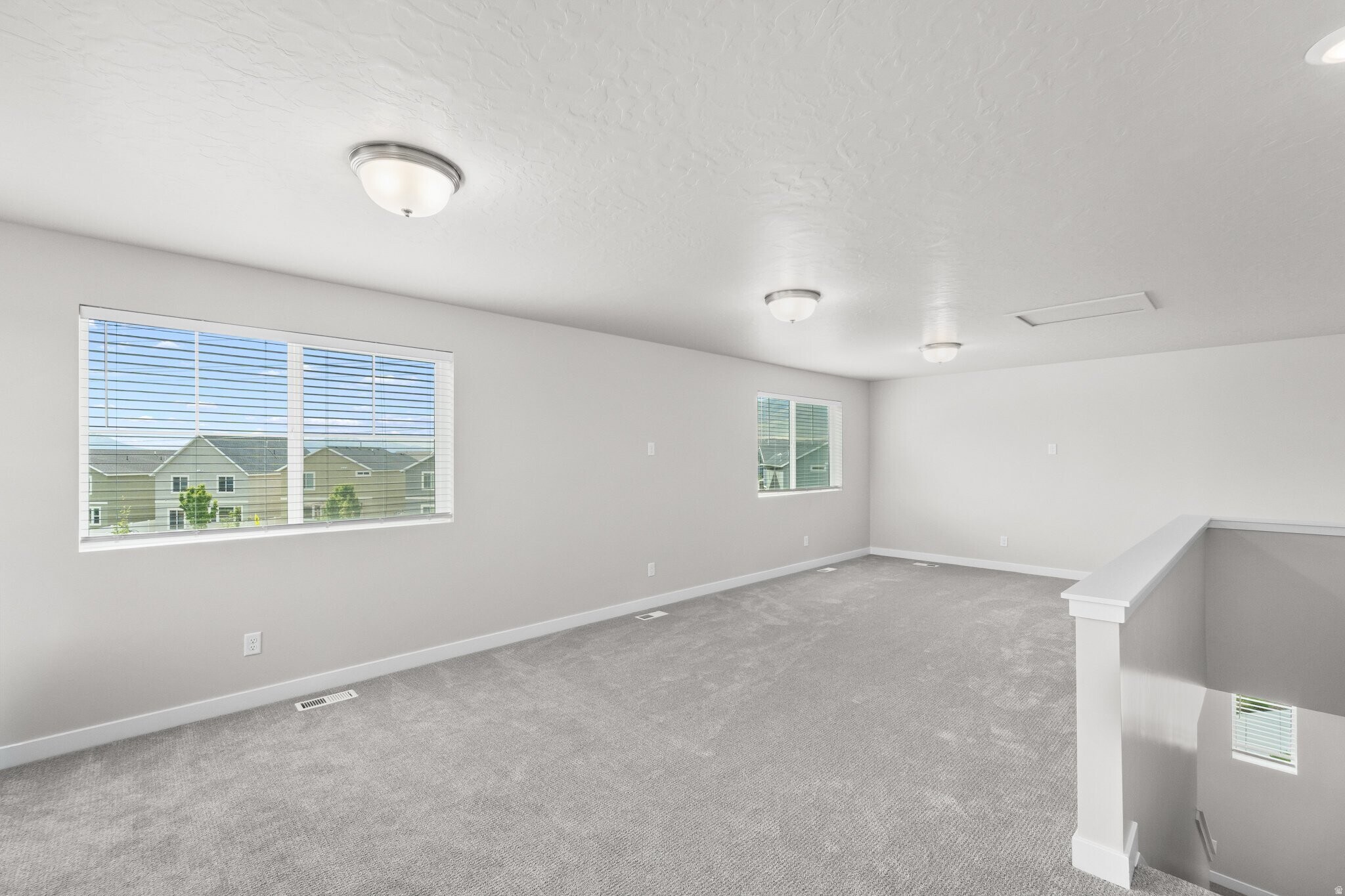 Building Photo - 41 E Brushy Canyon St