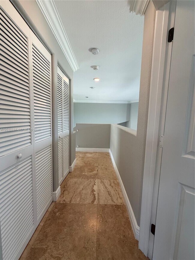 Building Photo - 1070 Capistrano