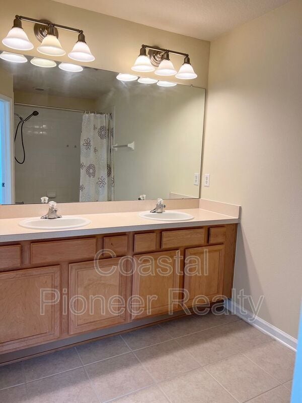 Building Photo - 26636 Castleview Way