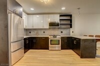 Building Photo - 623 38th St