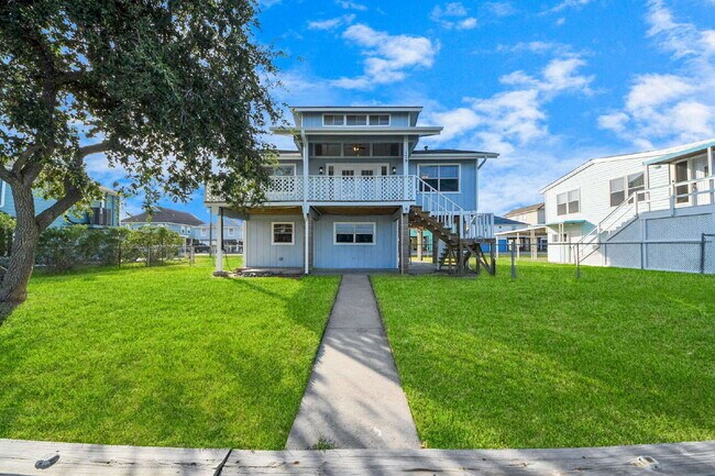 Building Photo - Waterfront Rental